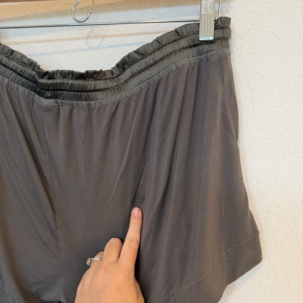 Faceplant Dreams Short Shorts in Earl Gray size Large - Picture 6 of 6